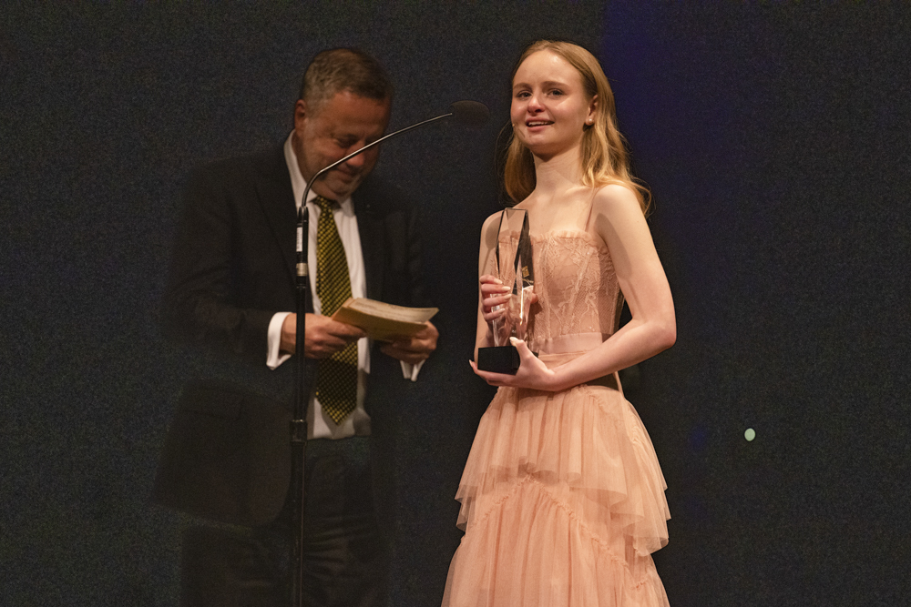 Best Actress Winner Calista Zajac